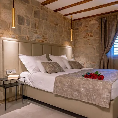Gasthuis Old Spalatrum Luxury 4*