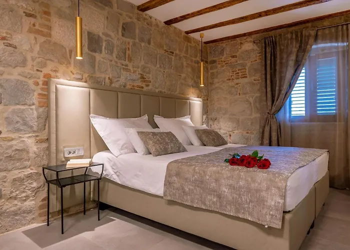 بيت ضيافة Old Spalatrum Luxury 4*