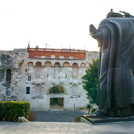 Old Spalatrum Luxury 4* سبليت