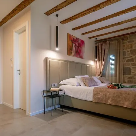 Old Spalatrum Luxury