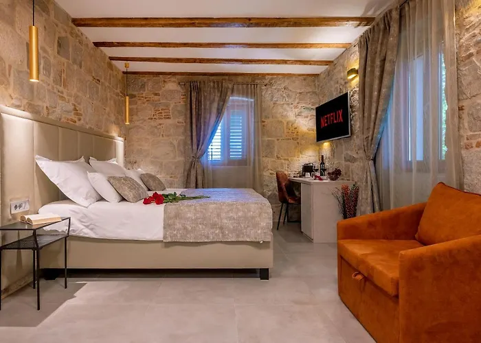 Konukevi Old Spalatrum Luxury