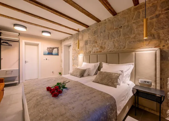 Konukevi Old Spalatrum Luxury
