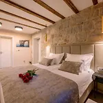 Gasthuis Old Spalatrum Luxury
